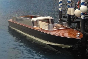 Limousine Boat Valentina